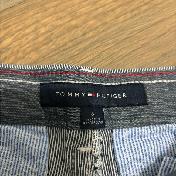Tommy Hilfiger Women’s Pin Striped Hampton Chino Pant. New with size sticker. 6 - Picture 6 of 11